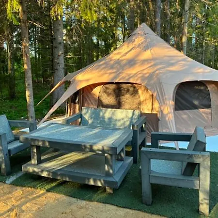 Glamping Tent Tammemaee Luxe tent Haapsi